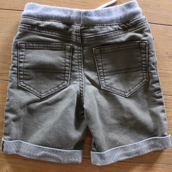 Preowned Girls 5/ 5T (3 Piece) Bundle Lot - Picture 10 of 11